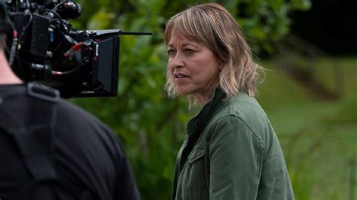 Does Poldark end happy?