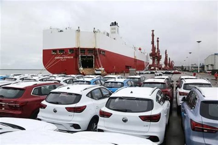 How does BMW ship cars from South Carolina?