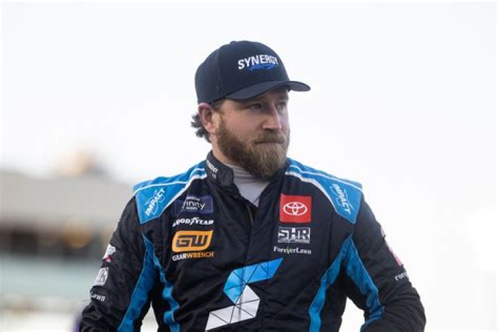 How is Jeffrey Earnhardt related to Dale Jr?