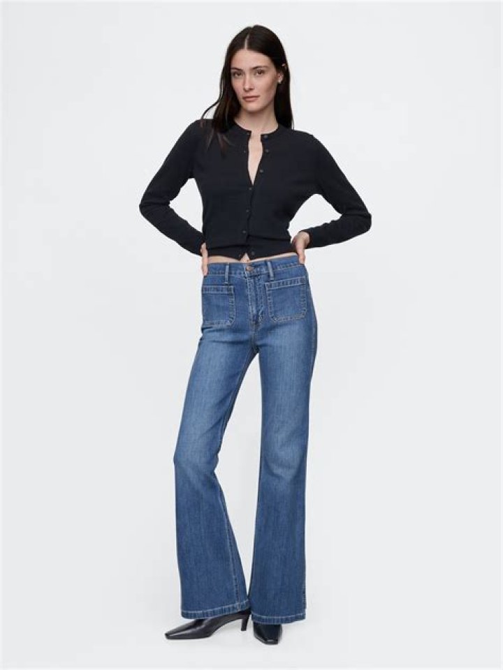How long should flare jeans be 2021?