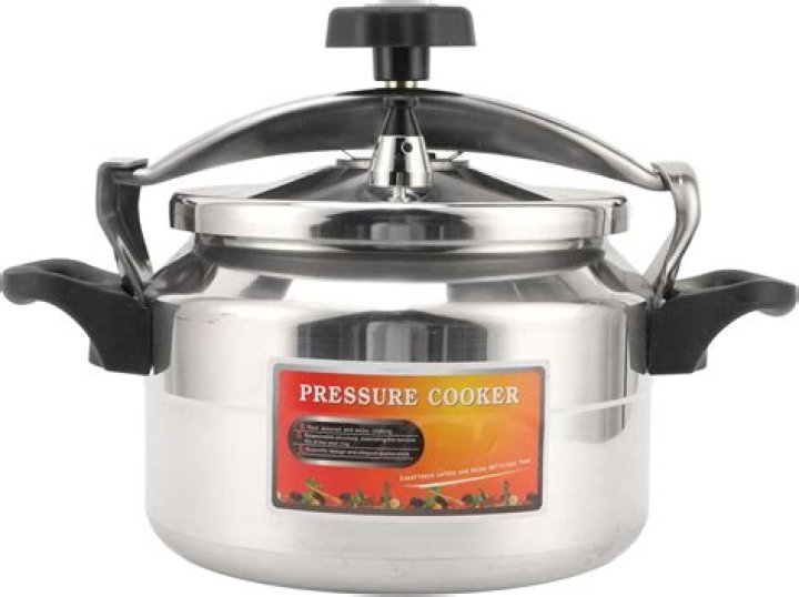 Is cooking in Aluminium pressure cooker harmful?