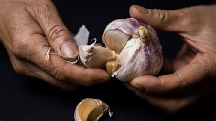 What are the side effects of eating garlic?