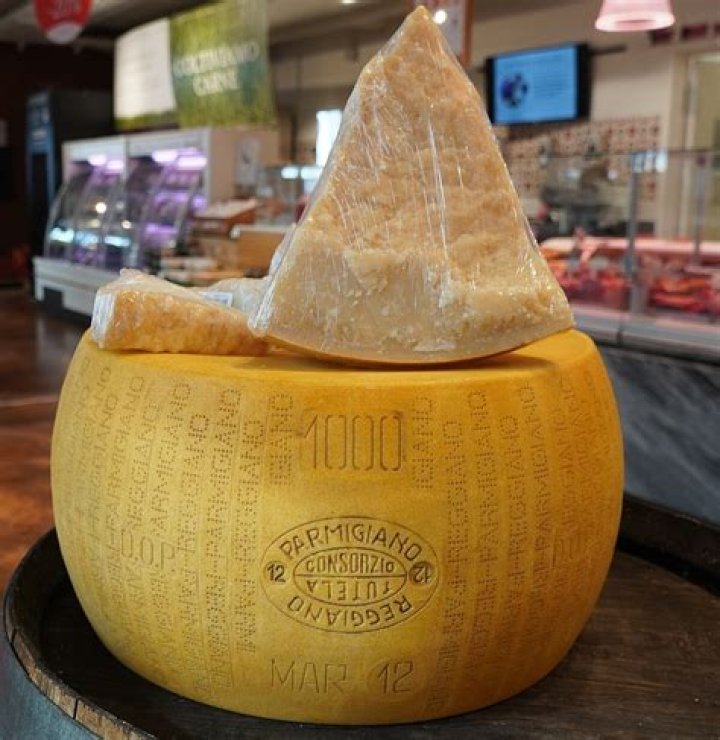 What does Reggiano mean in Italian?