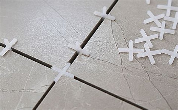 What size tile spacers for shower walls?