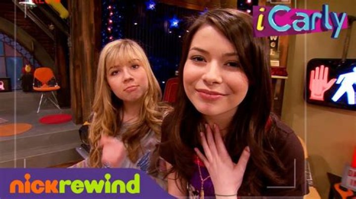 What's Carly from iCarly's real name?