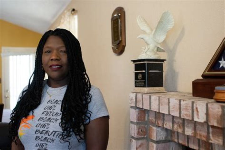 Where is Shoshana Johnson now?