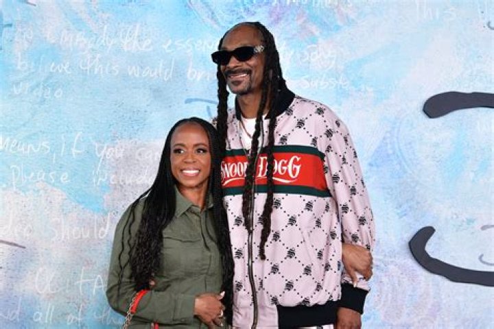 Who is Snoop Dogg's wine partner?